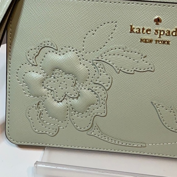 Kate Spade Lucy Floral Applique Medium Zip Leather Wristlet
Sage Bundle NWT $159